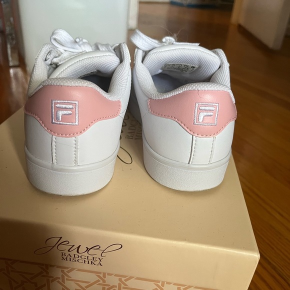 Fila pastel pink sneakers - Picture 2 of 3